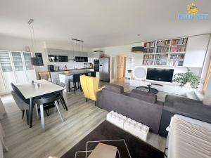 Pronájem bytu 4+kk, Praha - Modřany, Rorýsová, 109 m2