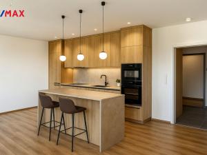 Prodej bytu 3+kk, Karlovy Vary, Šumavská, 67 m2