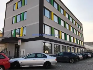 Prodej kanceláře, Hradec Králové - Kukleny, Pražská třída, 1600 m2