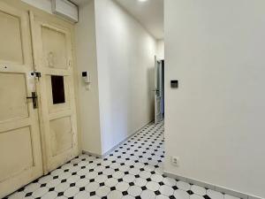 Prodej bytu 2+kk, Praha - Vršovice, Oblouková, 58 m2