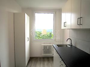 Pronájem bytu 3+1, Praha - Troja, Krosenská, 75 m2