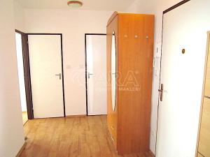 Pronájem bytu 3+1, Praha - Troja, Krosenská, 75 m2