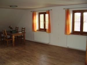 Pronájem bytu 4+kk, Kladno - Kročehlavy, kpt. Jaroše, 104 m2