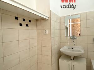 Prodej bytu 2+1, Ostrov, Horská, 65 m2