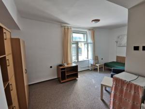Pronájem bytu 1+kk, Sušice - Sušice III, Mariánská, 20 m2
