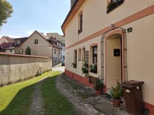 Pronájem bytu 1+kk, Sušice - Sušice III, Mariánská, 20 m2