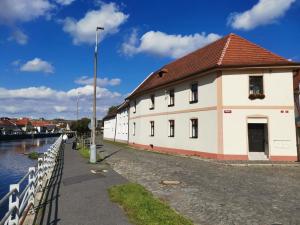 Pronájem bytu 1+kk, Sušice - Sušice III, Mariánská, 20 m2