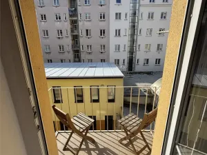 Pronájem bytu 2+kk, Praha - Karlín, Březinova, 55 m2