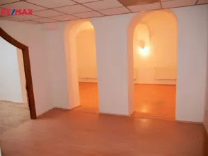 Pronájem obchodního prostoru, Olomouc, Šemberova, 99 m2