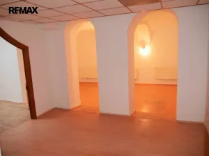 Pronájem obchodního prostoru, Olomouc, Šemberova, 99 m2