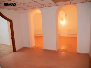 Pronájem obchodního prostoru, Olomouc, Šemberova, 99 m2