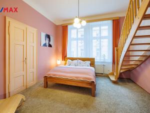 Pronájem bytu 4+1, Karlovy Vary, Jaltská, 120 m2