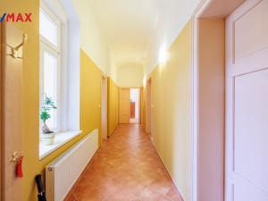 Pronájem bytu 4+1, Karlovy Vary, Jaltská, 120 m2