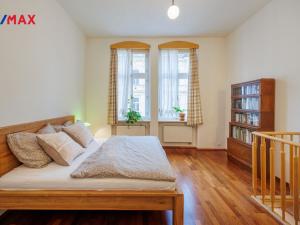 Pronájem bytu 4+1, Karlovy Vary, Jaltská, 120 m2