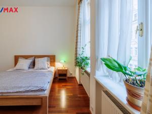Pronájem bytu 4+1, Karlovy Vary, Jaltská, 120 m2