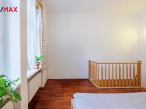 Pronájem bytu 4+1, Karlovy Vary, Jaltská, 108 m2