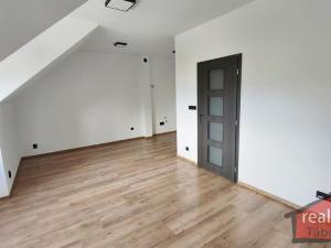 Prodej bytu 1+kk, Nupaky, Nupacká, 38 m2
