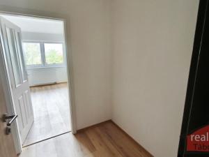 Prodej bytu 1+kk, Nupaky, Nupacká, 39 m2
