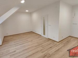 Prodej bytu 1+kk, Nupaky, Nupacká, 39 m2