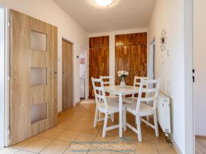 Prodej bytu 3+1, Hrušovany nad Jevišovkou, 9. května, 72 m2