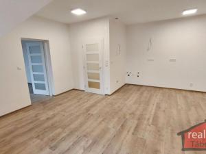 Prodej bytu 2+kk, Nupaky, Nupacká, 60 m2