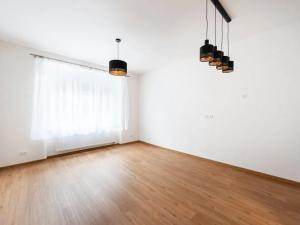 Pronájem bytu 2+kk, Praha - Holešovice, Tusarova, 63 m2