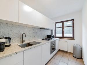 Pronájem bytu 2+kk, Praha - Karlín, Pernerova, 100 m2