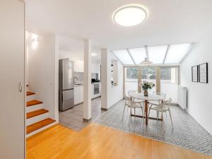 Pronájem bytu 2+kk, Praha - Karlín, Pernerova, 100 m2