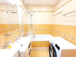 Pronájem bytu 3+1, Praha - Modřany, Vazovova, 75 m2