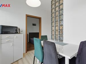 Prodej bytu 3+1, Karlovy Vary - Drahovice, Vítězná, 74 m2
