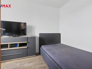 Prodej bytu 3+1, Karlovy Vary - Drahovice, Vítězná, 74 m2