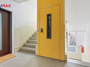 Prodej bytu 3+1, Karlovy Vary - Drahovice, Vítězná, 74 m2