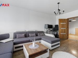 Prodej bytu 3+1, Karlovy Vary - Drahovice, Vítězná, 74 m2
