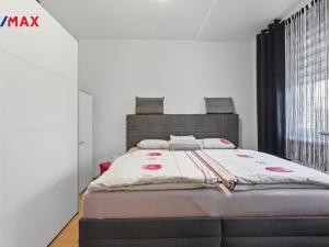Prodej bytu 3+1, Karlovy Vary - Drahovice, Vítězná, 74 m2