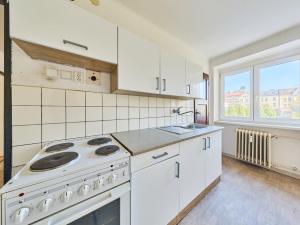 Prodej bytu 2+1, Trutnov - Střední Předměstí, Jiráskovo náměstí, 69 m2
