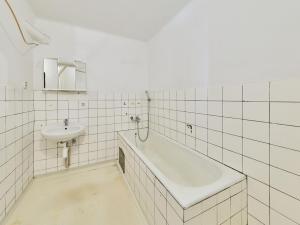 Prodej bytu 2+1, Trutnov - Střední Předměstí, Jiráskovo náměstí, 69 m2
