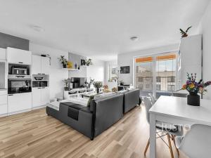 Prodej bytu 3+kk, Praha - Uhříněves, Oty Bubeníčka, 80 m2