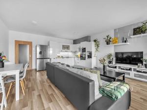 Prodej bytu 3+kk, Praha - Uhříněves, Oty Bubeníčka, 80 m2