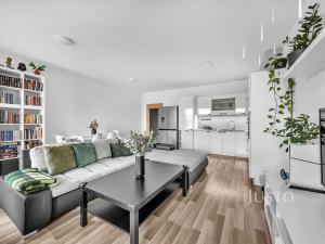 Prodej bytu 3+kk, Praha - Uhříněves, Oty Bubeníčka, 80 m2
