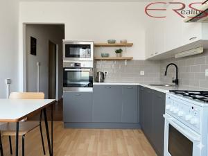 Prodej bytu 2+1, Jablonec nad Nisou, Na Výšině, 60 m2