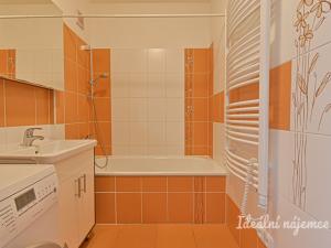 Pronájem bytu 3+1, Brno - Bystrc, Teyschlova, 84 m2