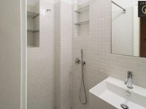 Pronájem bytu 2+kk, Praha, Na spojce, 44 m2
