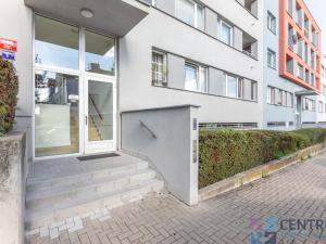 Prodej bytu 1+kk, Praha - Prosek, Nad šestikopy, 36 m2