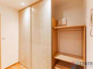 Prodej bytu 1+kk, Praha - Prosek, Nad šestikopy, 36 m2