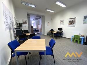 Pronájem obchodního prostoru, Hradec Králové, Československé armády, 47 m2