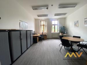 Pronájem kanceláře, Hradec Králové, Československé armády, 131 m2