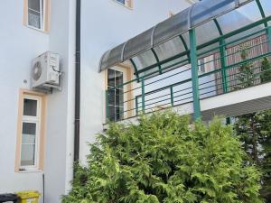 Pronájem kanceláře, Hradec Králové, Československé armády, 259 m2