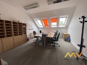 Pronájem kanceláře, Hradec Králové, Československé armády, 259 m2