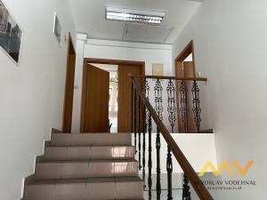 Pronájem kanceláře, Hradec Králové, Československé armády, 259 m2