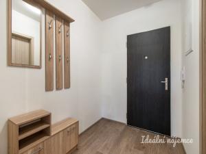Pronájem bytu 1+kk, Praha - Střížkov, Roudnická, 38 m2